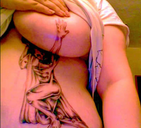 Brustwarzentattoo.