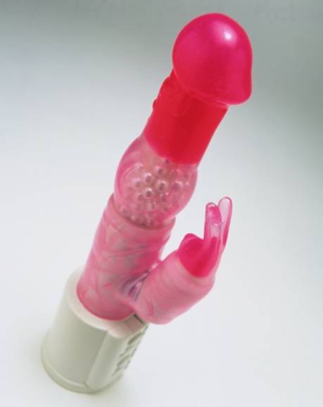 Ein Pärchen wollte es bunter treiben, weswegen es den Vibrator auf eine Motorsäge montierte. (jlp)