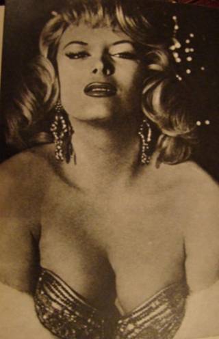 Métaphysique du strip-tease 3